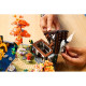 LEGO® Icons 11372 Chata a jesenná záhrada
